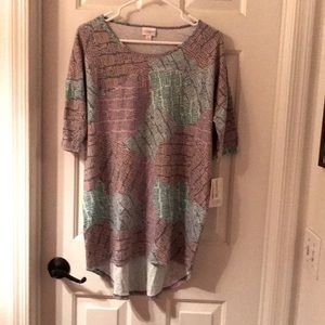 4/$30  LuLaRoe Irma top